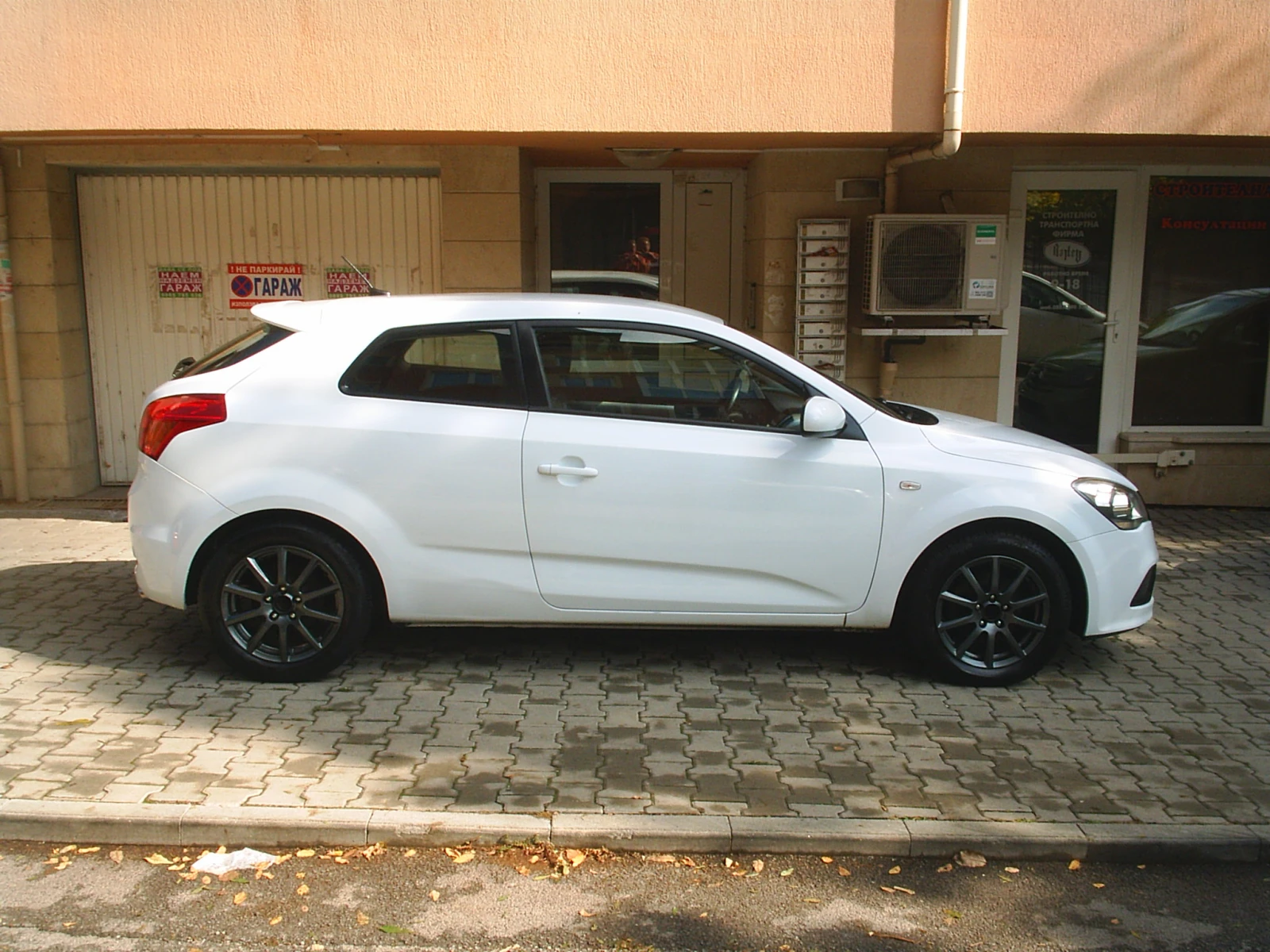 Kia Pro ceed 1.4 16V 90k.c., снимка 3 - Автомобили и джипове - 56543323