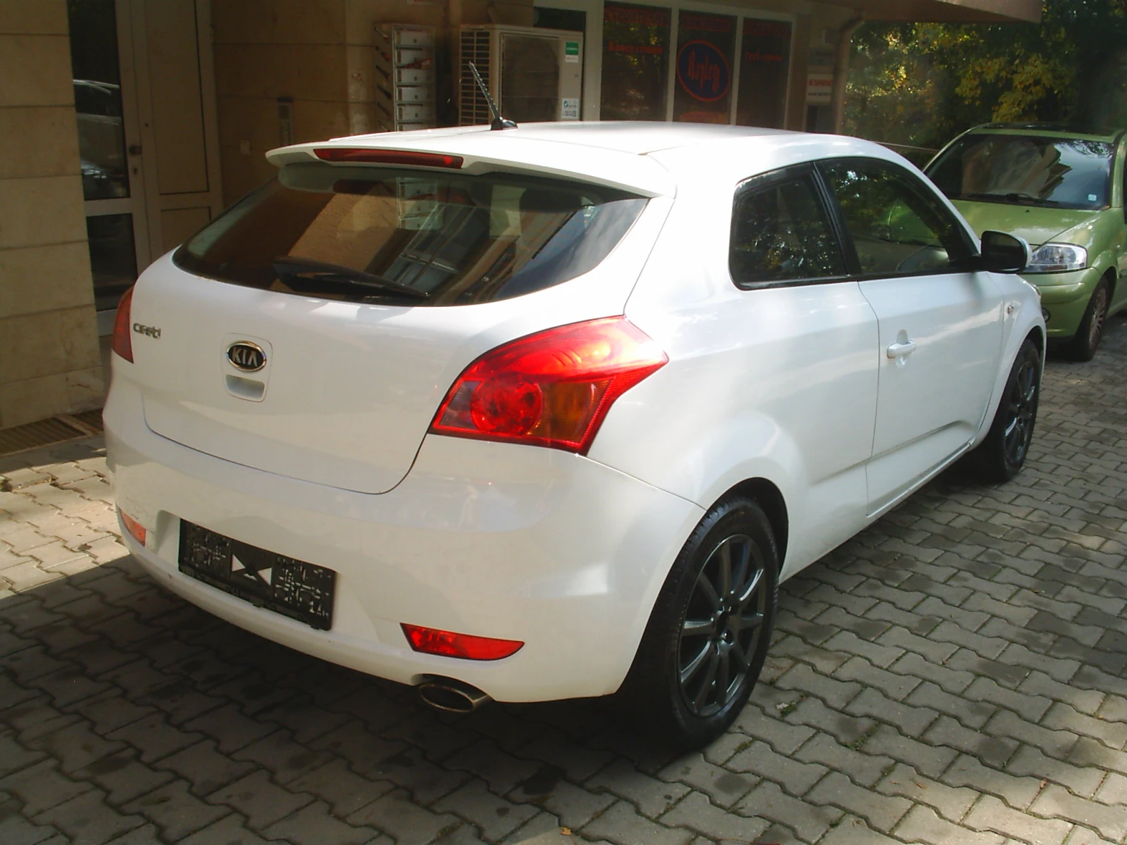 Kia Pro ceed 1.4 16V 90k.c., снимка 4 - Автомобили и джипове - 56543323