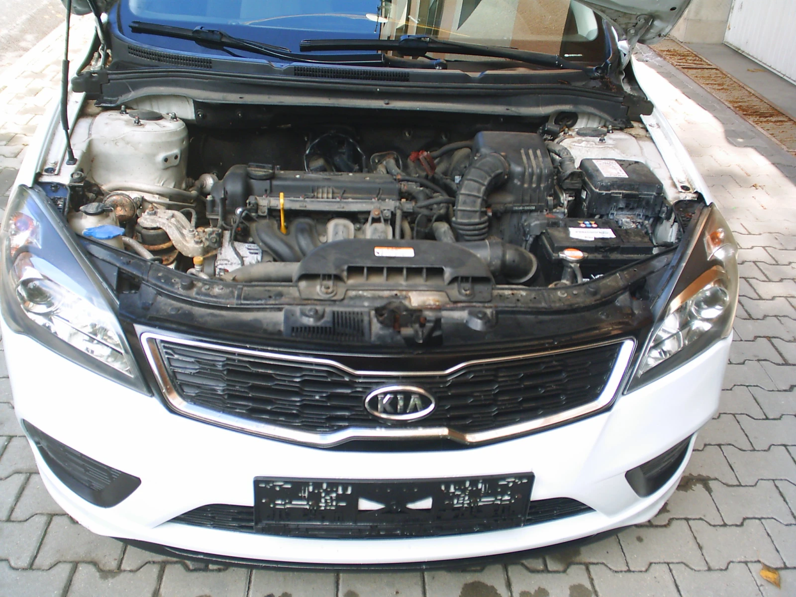 Kia Pro ceed 1.4 16V 90k.c., снимка 13 - Автомобили и джипове - 56543323