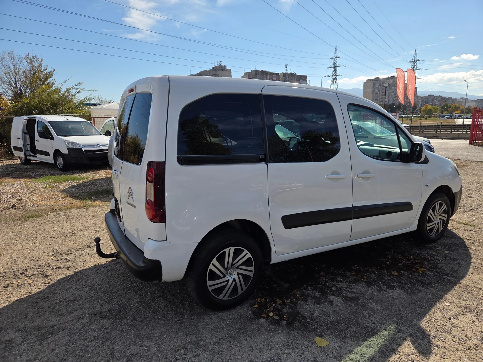 Citroen Berlingo 1.6HDI, снимка 4 - Автомобили и джипове - 56565687
