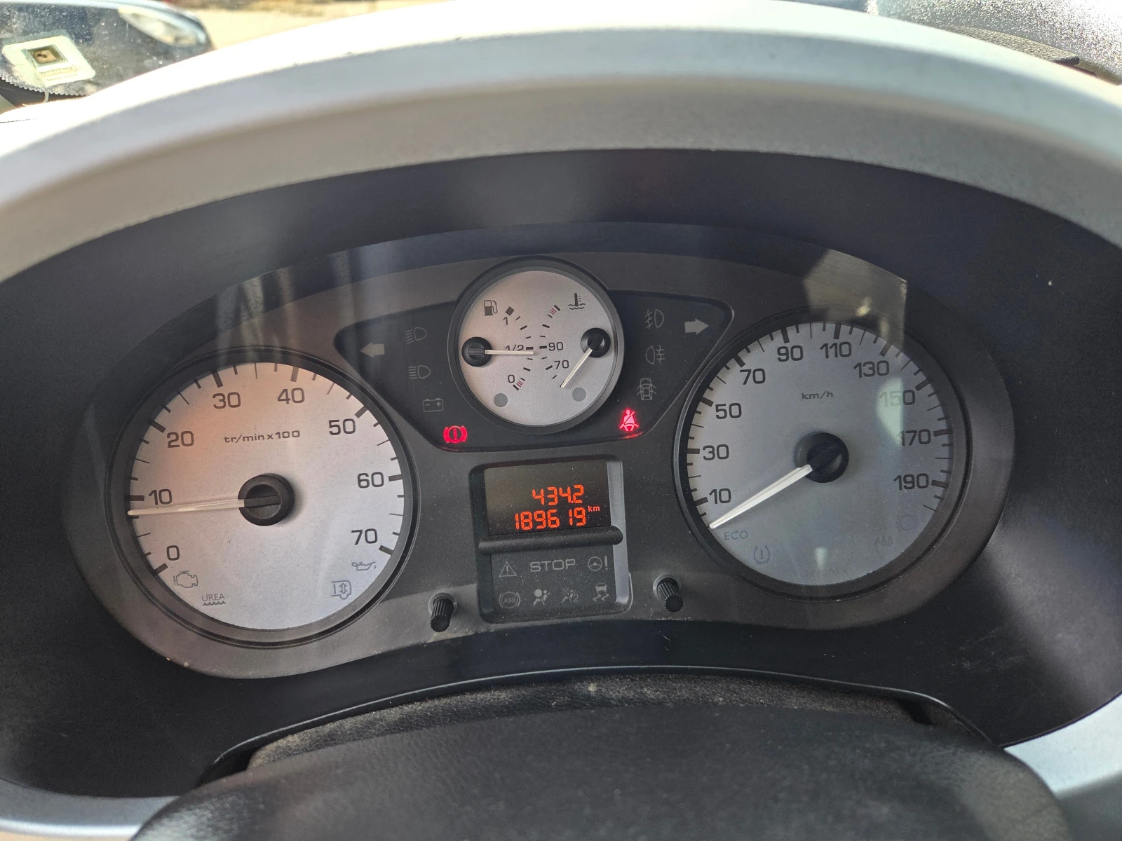 Citroen Berlingo 1.6HDI, снимка 13 - Автомобили и джипове - 56565687