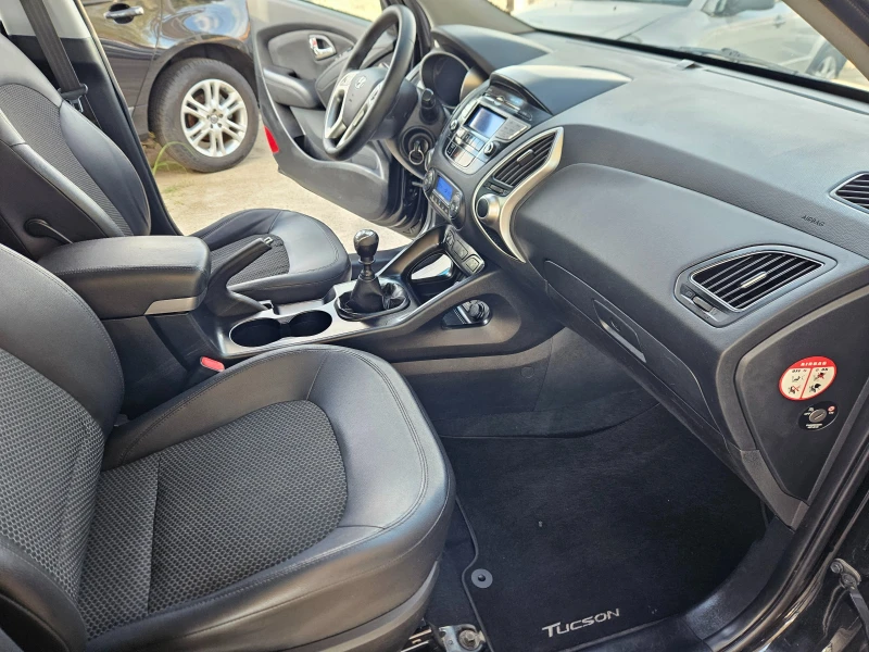 Hyundai IX35 1.7 d, снимка 15 - Автомобили и джипове - 47537924