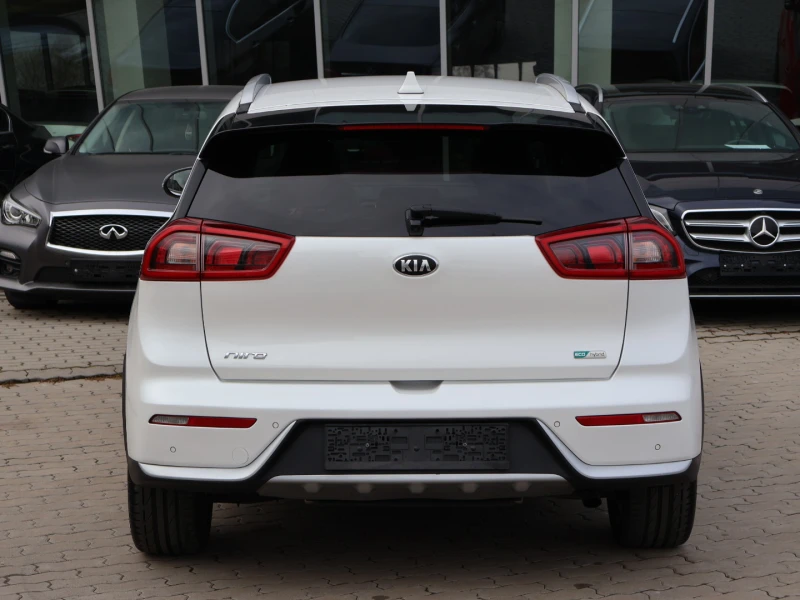 Kia Niro HYBRID, снимка 8 - Автомобили и джипове - 48370048