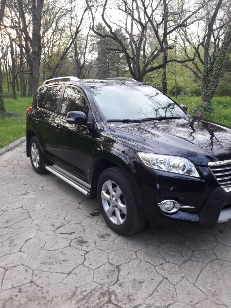 Toyota Rav4 2.2 D4D, снимка 3 - Автомобили и джипове - 49144821