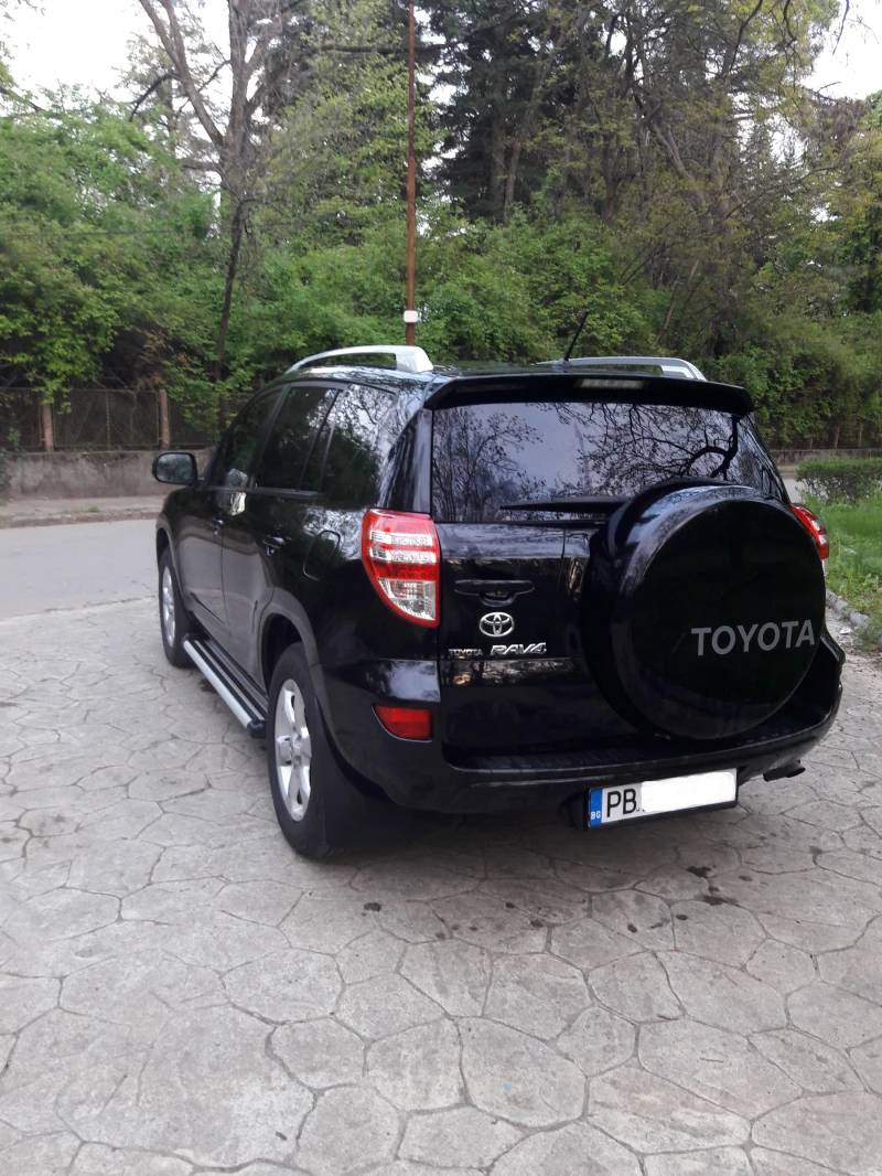 Toyota Rav4 2.2 D4D, снимка 4 - Автомобили и джипове - 49144821