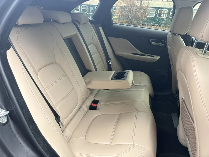 Jaguar F-PACE, снимка 12 - Автомобили и джипове - 52356705