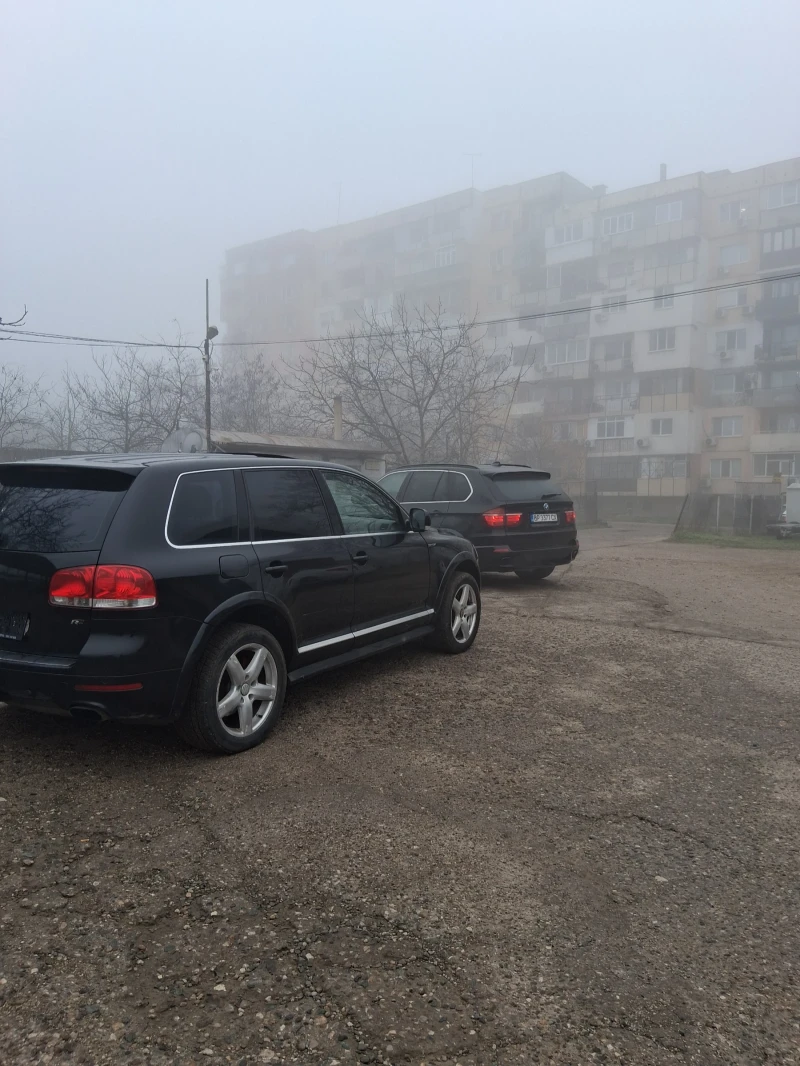 VW Touareg 3.0 tdi 224+ + R-line, снимка 3 - Автомобили и джипове - 52977458
