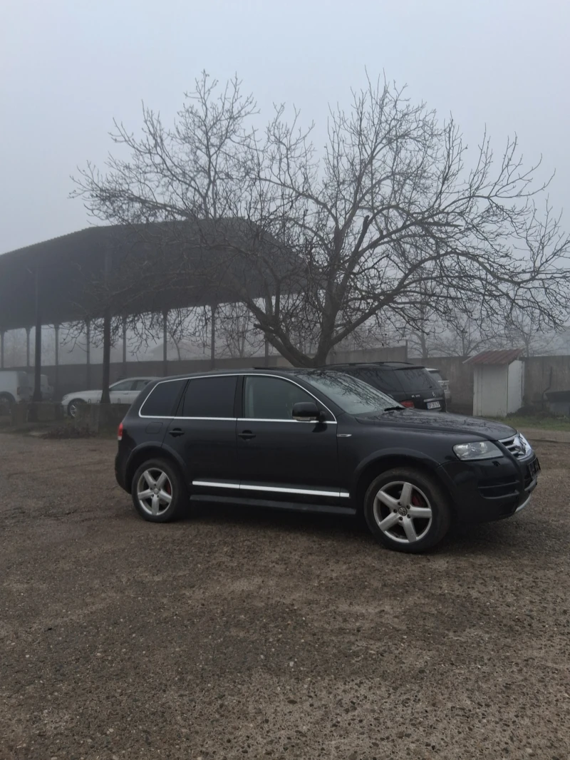 VW Touareg 3.0 tdi 224+ + R-line, снимка 2 - Автомобили и джипове - 52977458