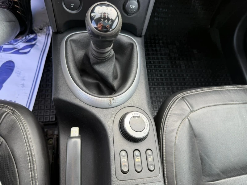 Nissan Qashqai 2.0 - 4x4 - КОЖА - ПАНОРАМА , снимка 12 - Автомобили и джипове - 53052525