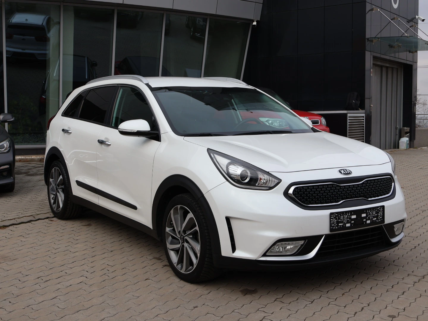 Kia Niro HYBRID - изображение 3