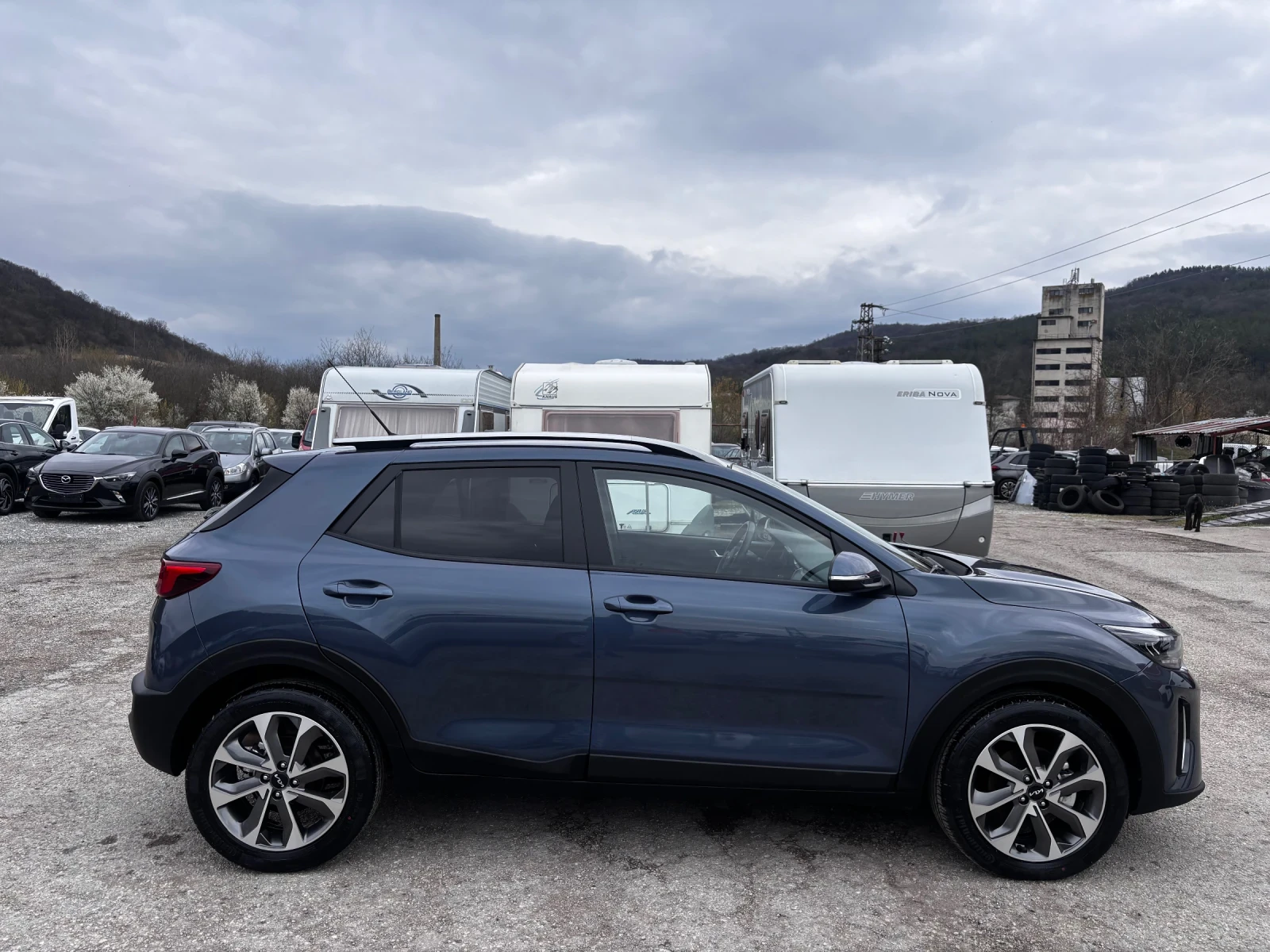 Kia Stonic 1.0 T-GDI MHEV 2000km/КАТО НОВА/CARPLAY/З.Камера, снимка 2 - Автомобили и джипове - 52683788