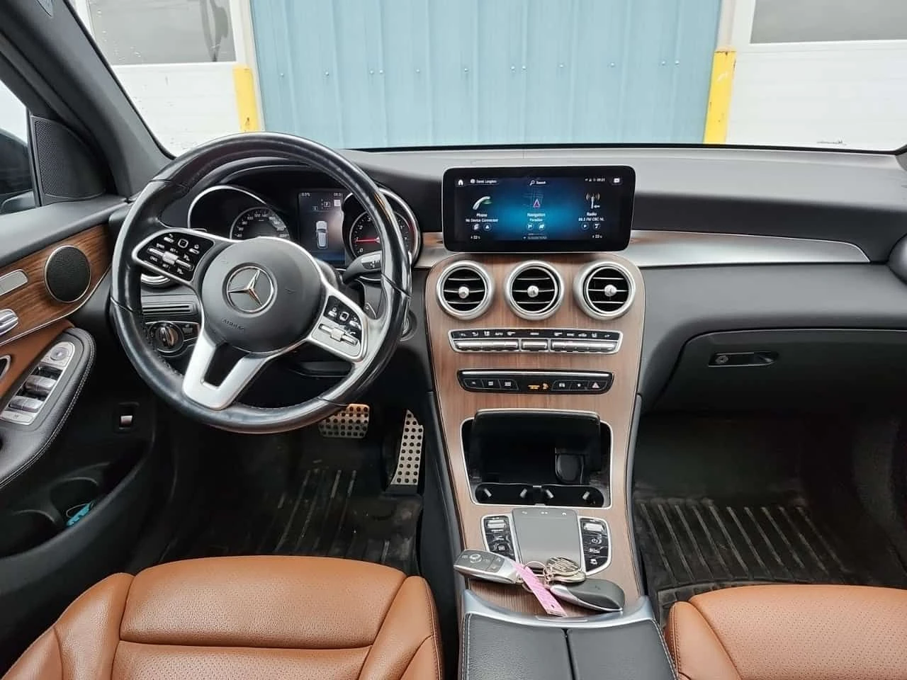 Mercedes-Benz GLC 300 ПАМЕТ| 2 КЛЮЧА| 2 ЧИФТА ГУМИ| , снимка 8 - Автомобили и джипове - 54765719