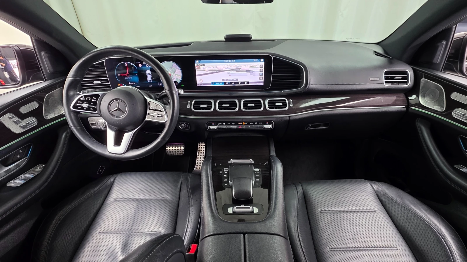 Mercedes-Benz GLE 400 GLE 400d 4MATIC Coupe AMG | HUD | 360  | , снимка 5 - Автомобили и джипове - 55015650