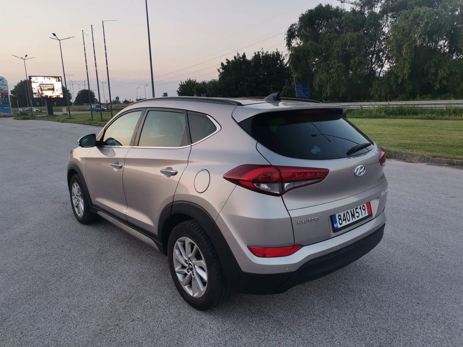 Hyundai Tucson  Xennon/Ст.Таван/, снимка 3 - Автомобили и джипове - 55074580