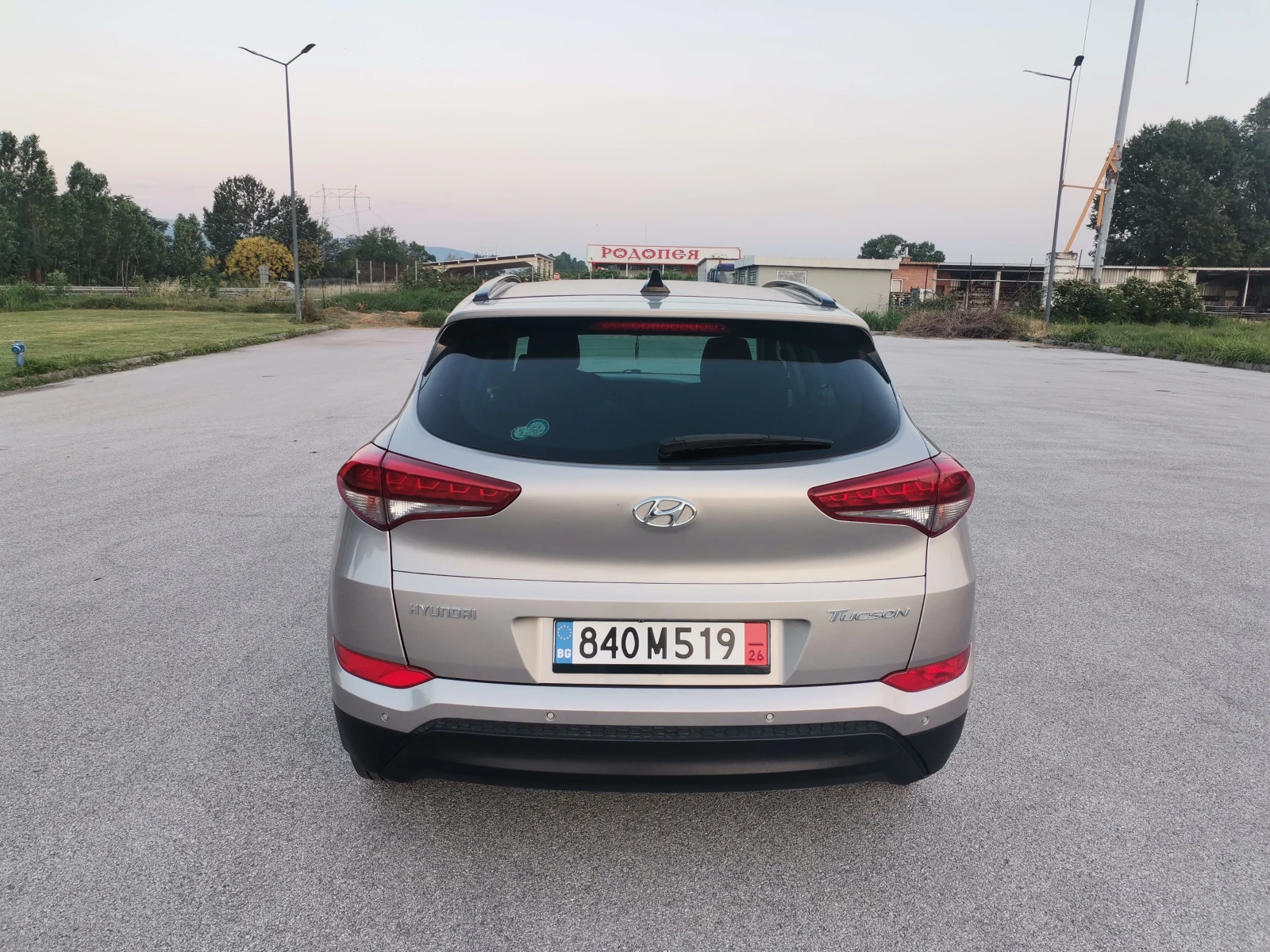 Hyundai Tucson  Xennon/Ст.Таван/, снимка 4 - Автомобили и джипове - 55074580