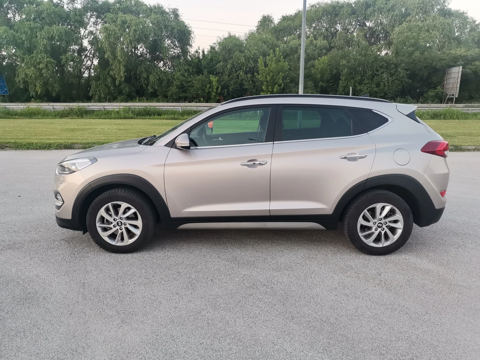 Hyundai Tucson  Xennon/Ст.Таван/, снимка 2 - Автомобили и джипове - 55074580