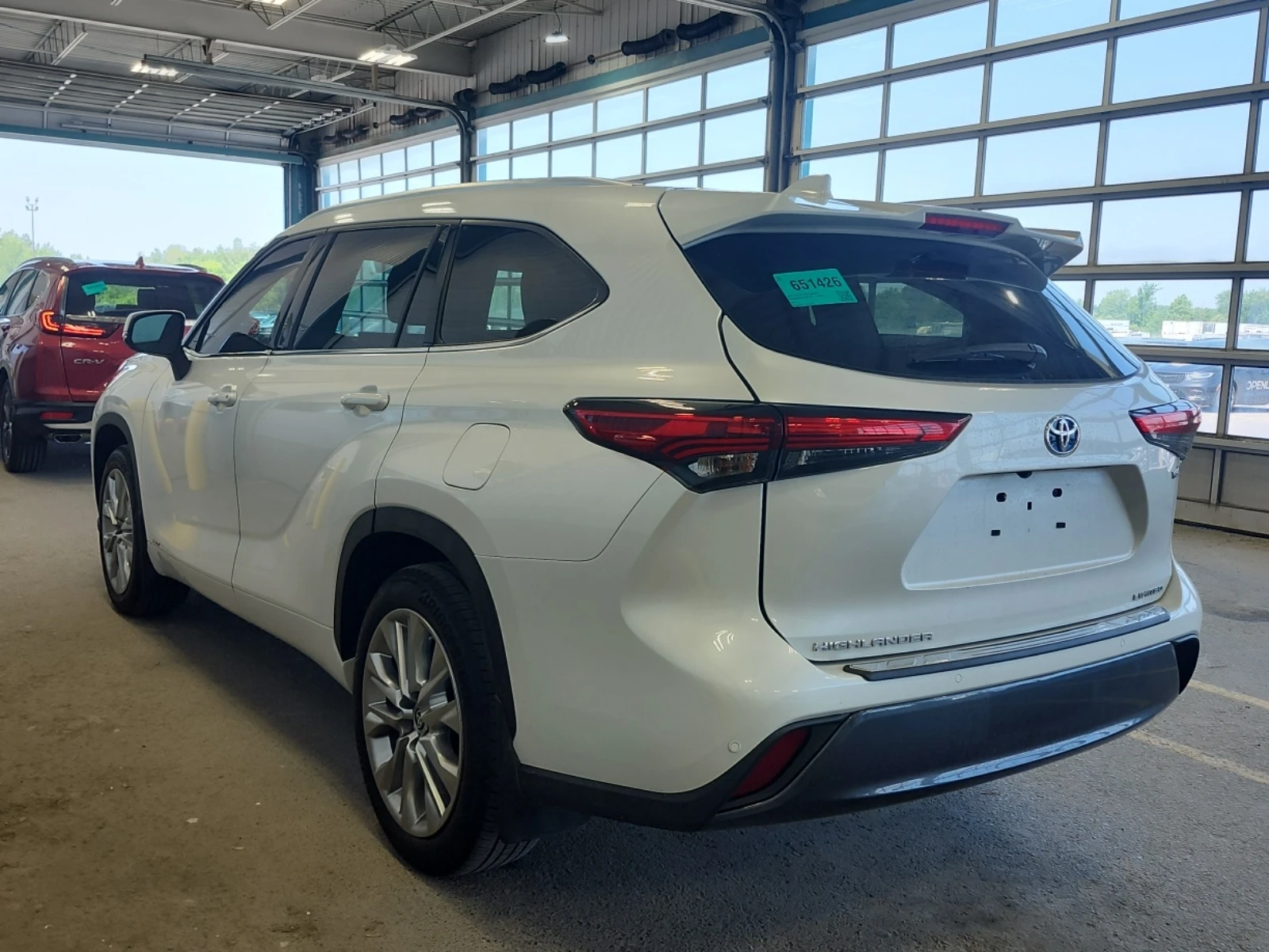 Toyota Highlander HYBRID LIMITED * * AWD * * CARFAX * * АВТО КРЕДИT, снимка 4 - Автомобили и джипове - 55105912