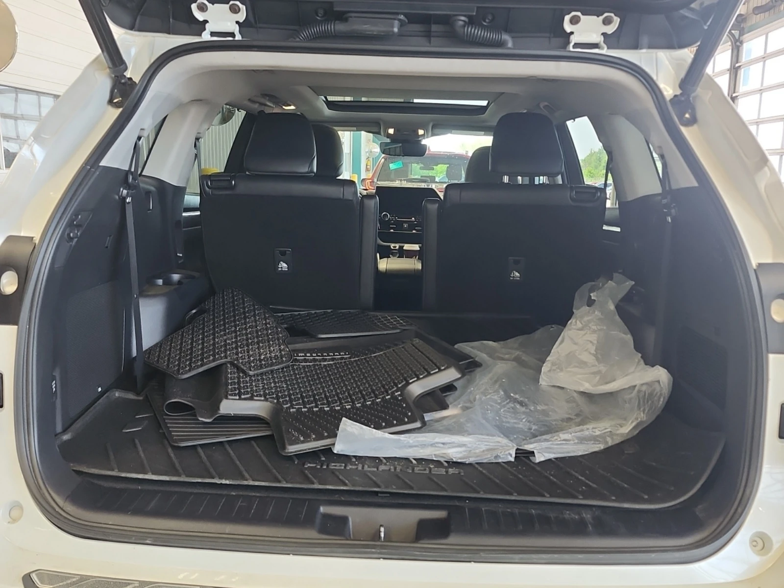Toyota Highlander HYBRID LIMITED * * AWD * * CARFAX * * АВТО КРЕДИT, снимка 10 - Автомобили и джипове - 55105912