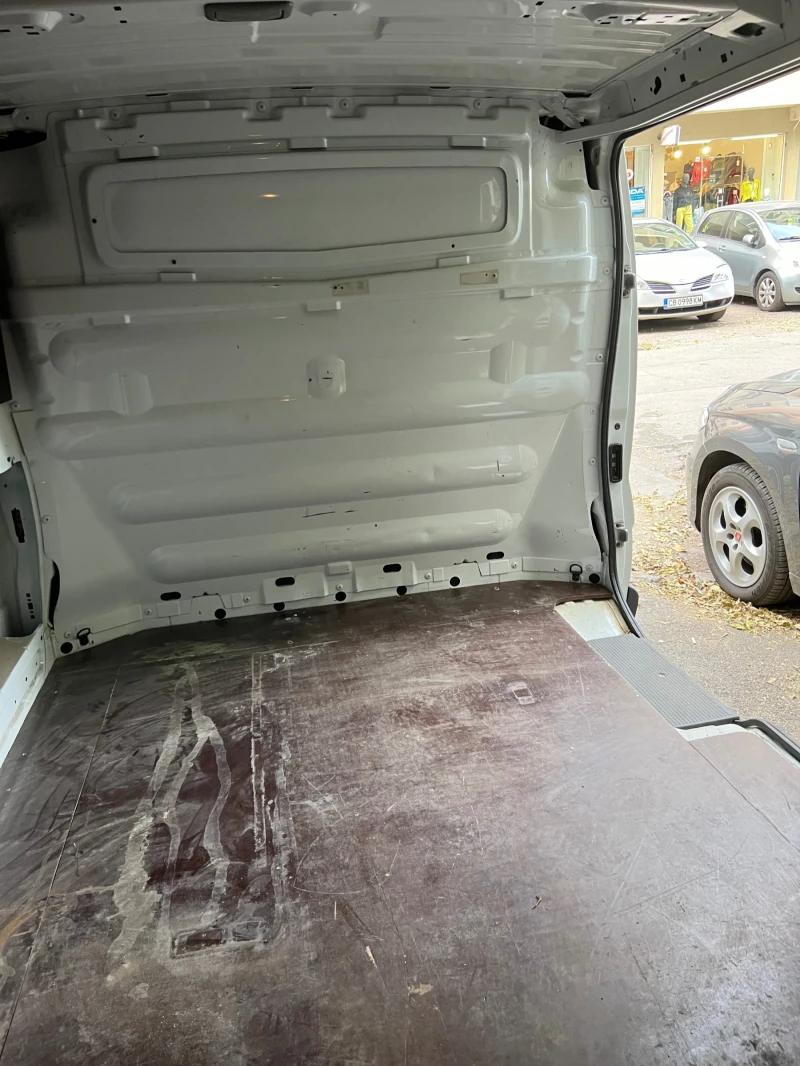 Opel Vivaro Бус, снимка 9 - Бусове и автобуси - 47626528