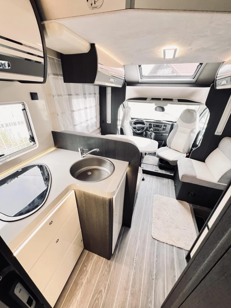 Кемпер ROLLER TEAM Kronos 284 TL 5 местен АВТОМАТИК DOMETIC, снимка 9 - Каравани и кемпери - 50621756