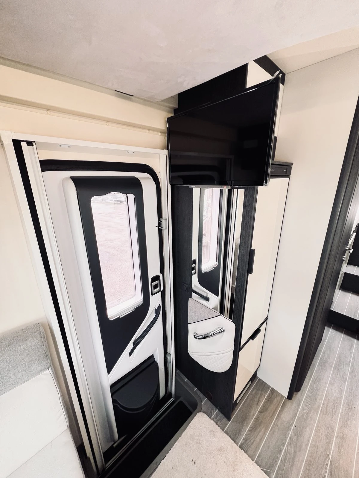  ROLLER TEAM Kronos 284 TL 5   DOMETIC | Mobile.bg   11