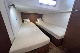 Моторна яхта Jeanneau Leader 36, снимка 12