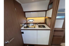 Моторна яхта Jeanneau Leader 36, снимка 10