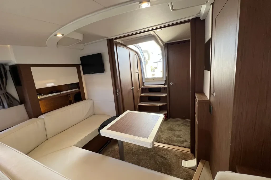 Моторна яхта Jeanneau Leader 36, снимка 16 - Воден транспорт - 54721043