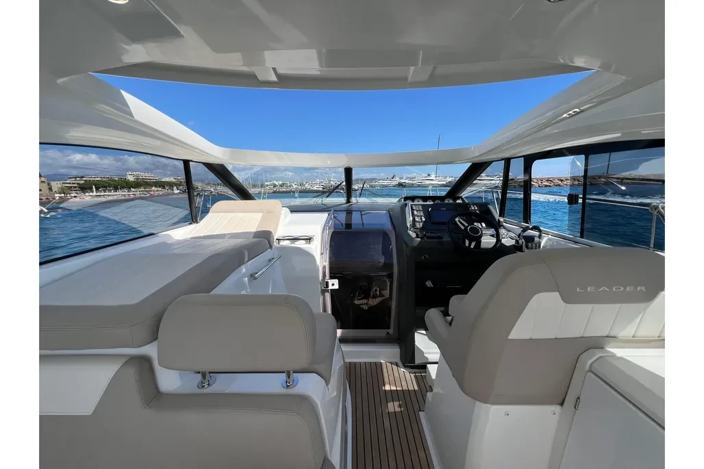 Моторна яхта Jeanneau Leader 36, снимка 3 - Воден транспорт - 54721043