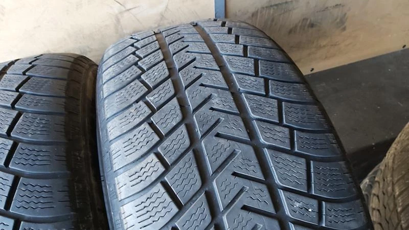 Гуми Зимни 255/50R19, снимка 4 - Гуми и джанти - 27409054