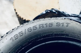 Гуми Зимни 195/65R15, снимка 1 - Гуми и джанти - 49521886