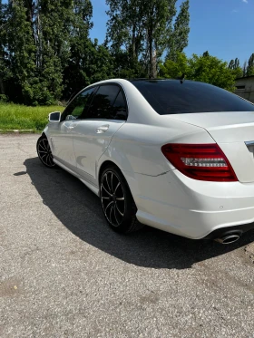 Mercedes-Benz C 250 Панорама-Подгрев-БялаПерла-4матик, снимка 4