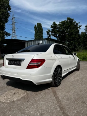 Mercedes-Benz C 250 Панорама-Подгрев-БялаПерла-4матик, снимка 3