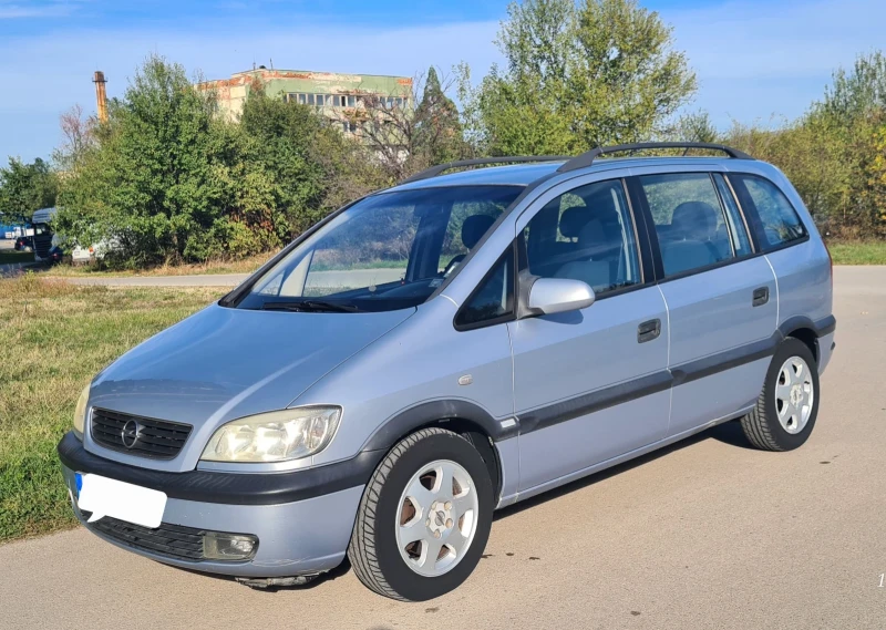 Opel Zafira, снимка 1 - Автомобили и джипове - 48060322