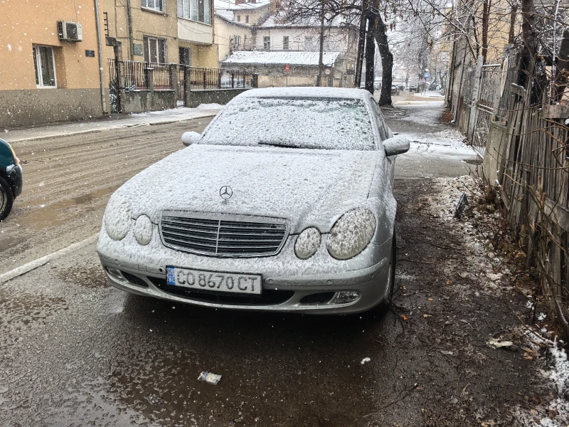 Mercedes-Benz E 220 2.0, снимка 3 - Автомобили и джипове - 48450572