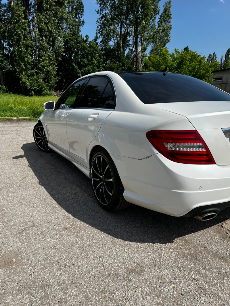 Mercedes-Benz C 250 Панорама-Подгрев-БялаПерла-4матик, снимка 4 - Автомобили и джипове - 48701061