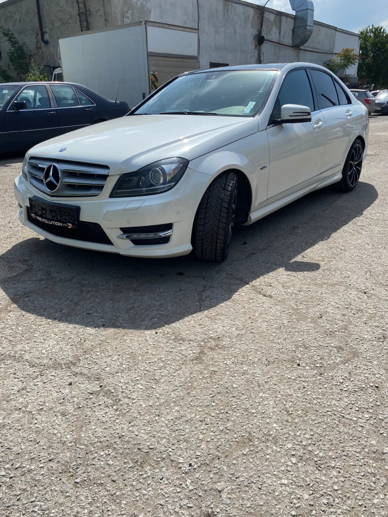 Mercedes-Benz C 250 Панорама-Подгрев-БялаПерла-4матик, снимка 2 - Автомобили и джипове - 48701061