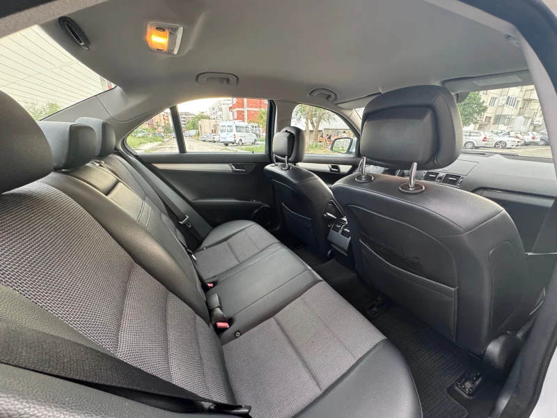 Mercedes-Benz C 220 Avantgarde, снимка 10 - Автомобили и джипове - 52377314