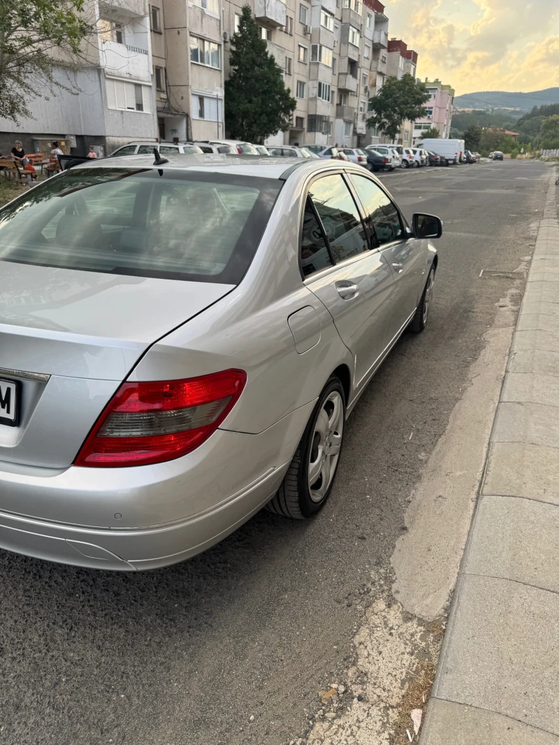 Mercedes-Benz C 220 Avantgarde, снимка 2 - Автомобили и джипове - 52377314