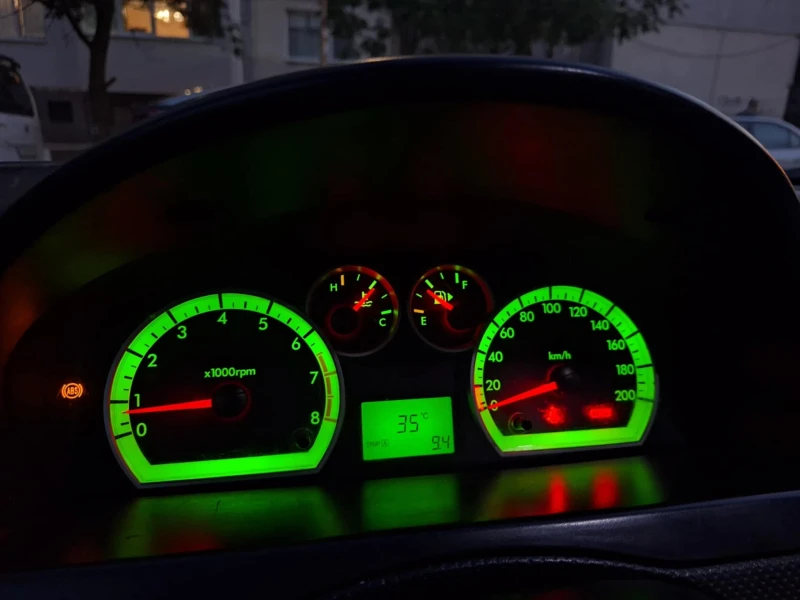 Chevrolet Aveo 1.4 LPG 101k.c климатроник, всички екстри., снимка 9 - Автомобили и джипове - 53262035