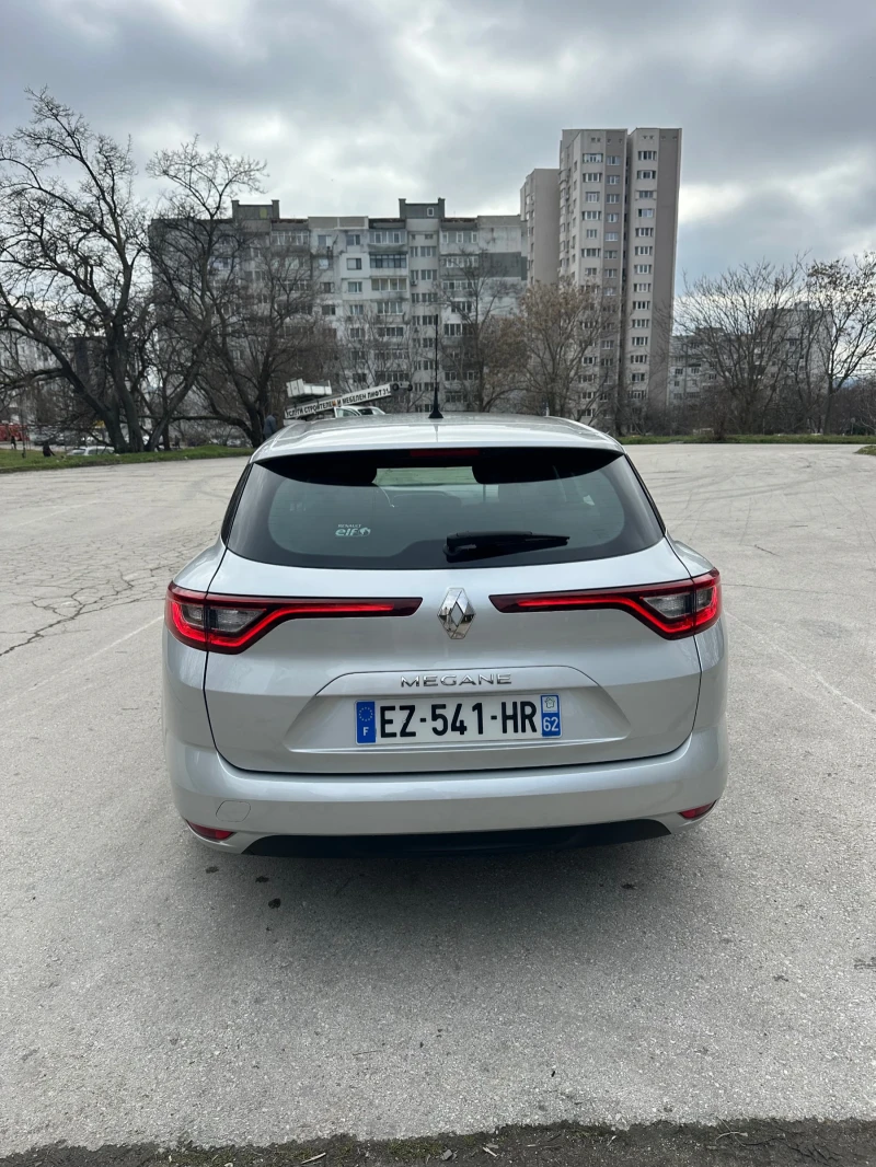 Renault Megane 1.5 дизел , снимка 5 - Автомобили и джипове - 53486448