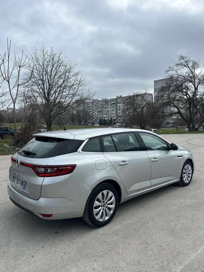 Renault Megane 1.5 дизел , снимка 4 - Автомобили и джипове - 53486448