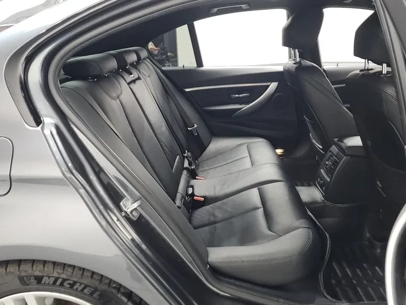 BMW 330 I M Sports Shadow, снимка 11 - Автомобили и джипове - 55928731
