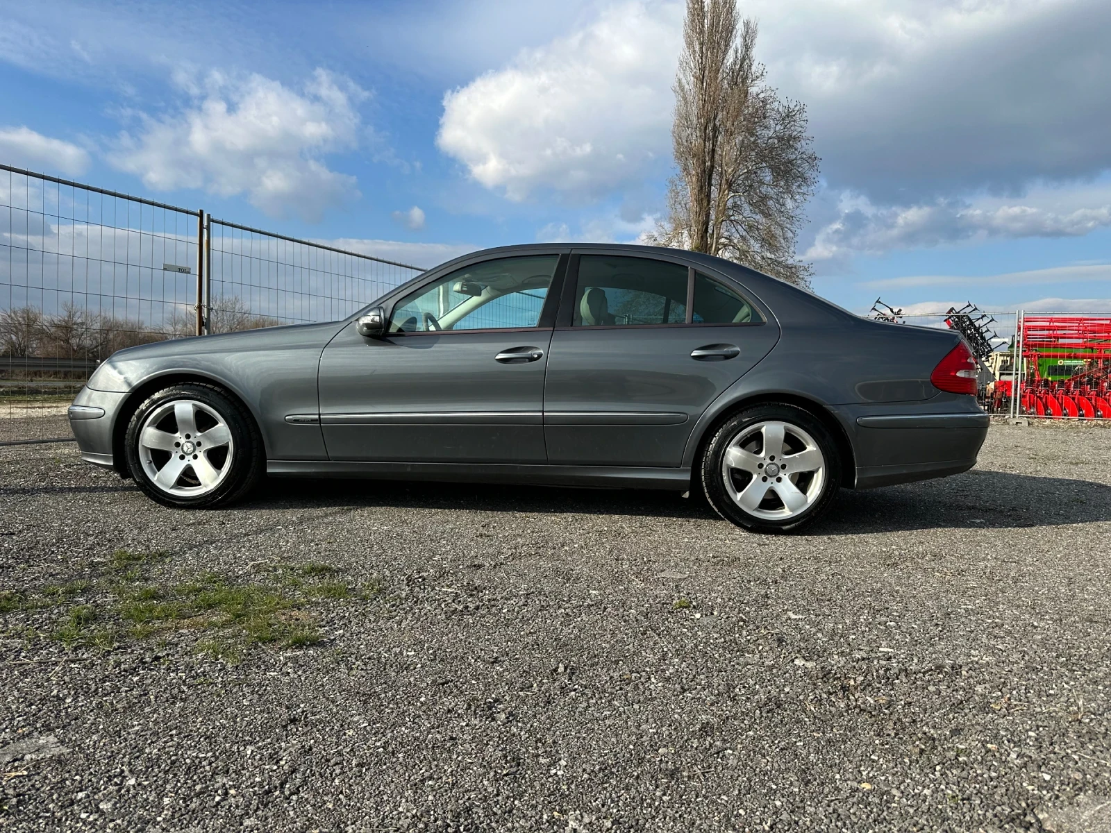Mercedes-Benz E 320  - изображение 2