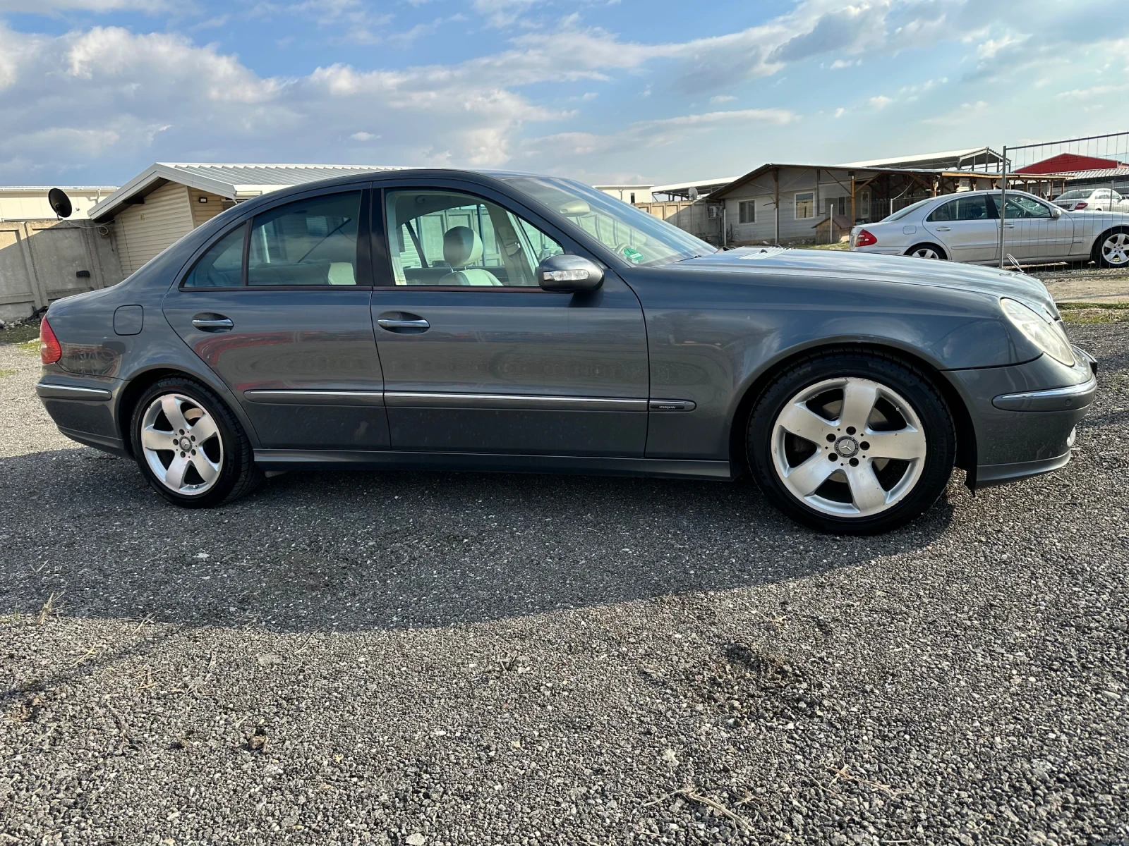 Mercedes-Benz E 320  - изображение 6