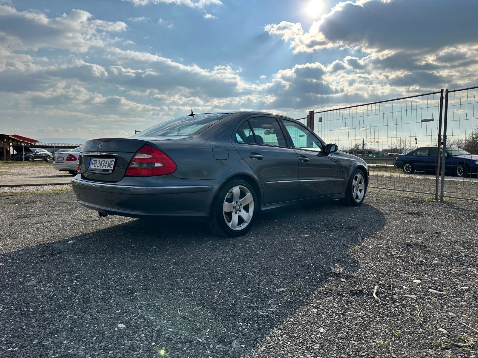 Mercedes-Benz E 320  - изображение 4