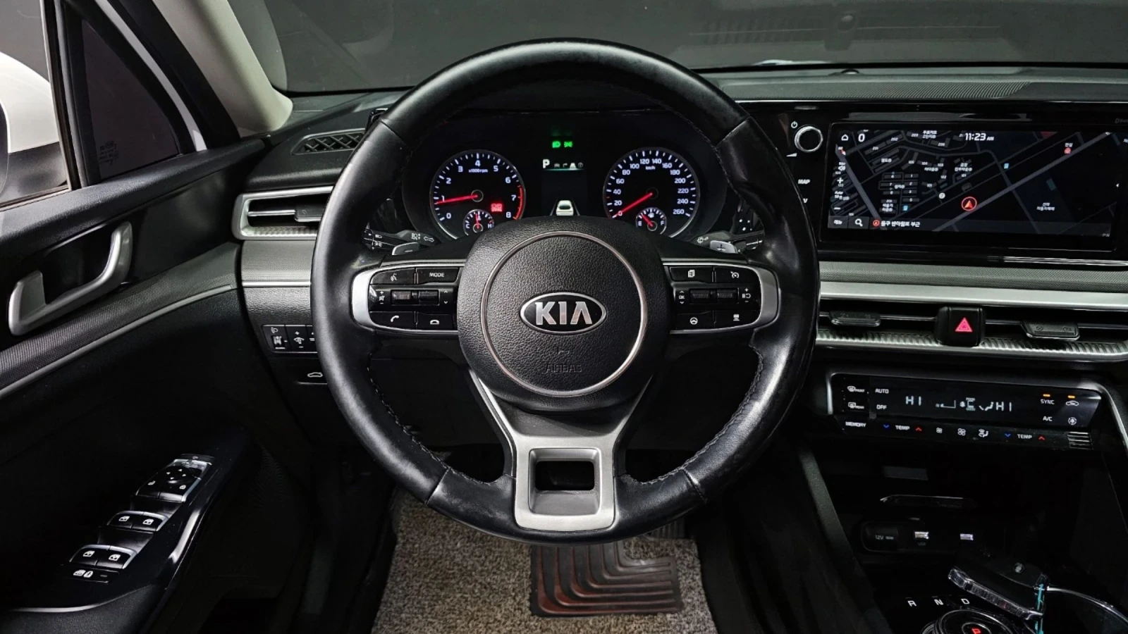 Kia K5 2.0 LPG / TRENDY EDITION / ДИСТРОНИК / LANE ASSIST - изображение 10