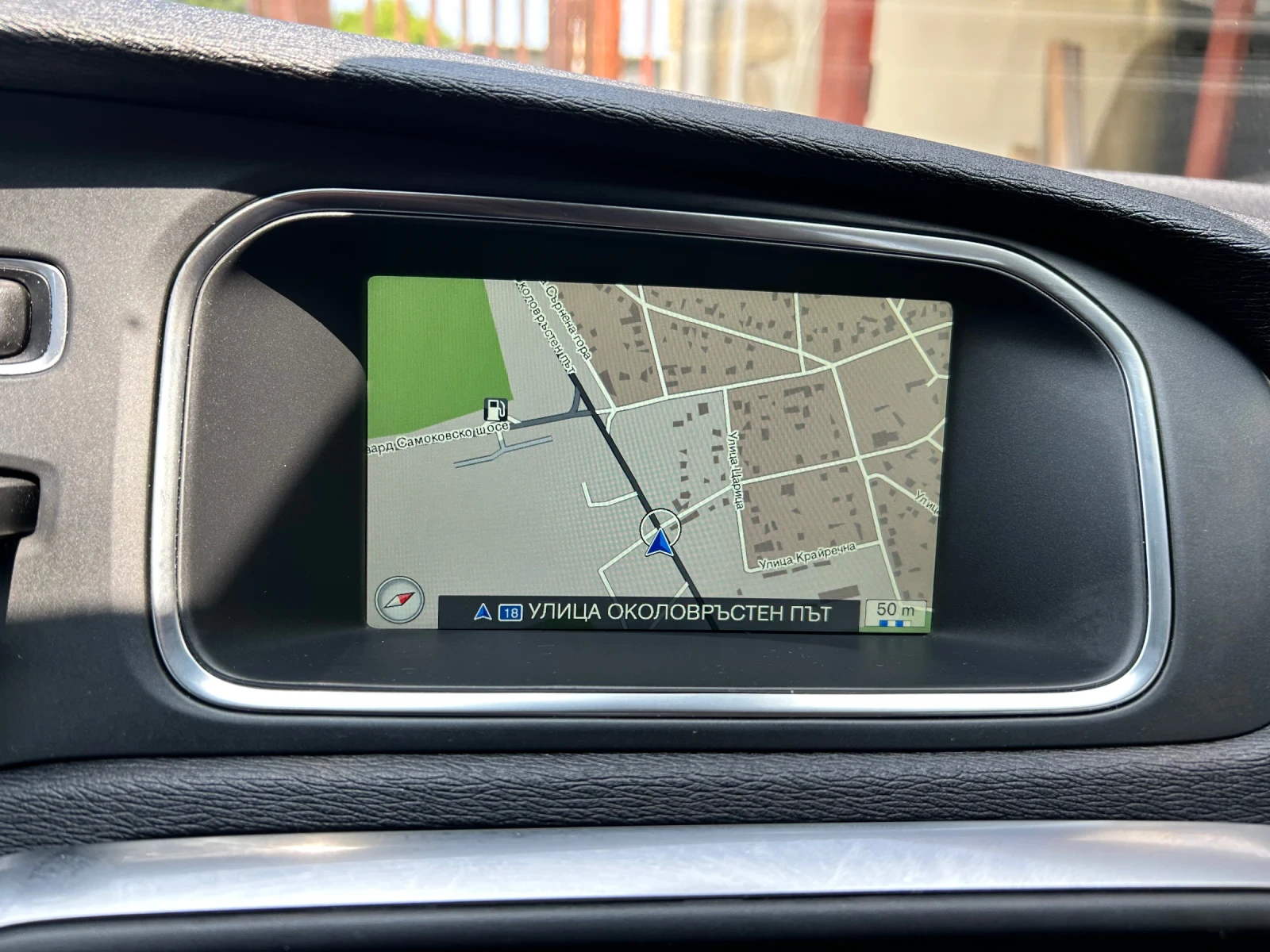 Volvo V40 Cross Country 2.0 d3 Momentum - изображение 10