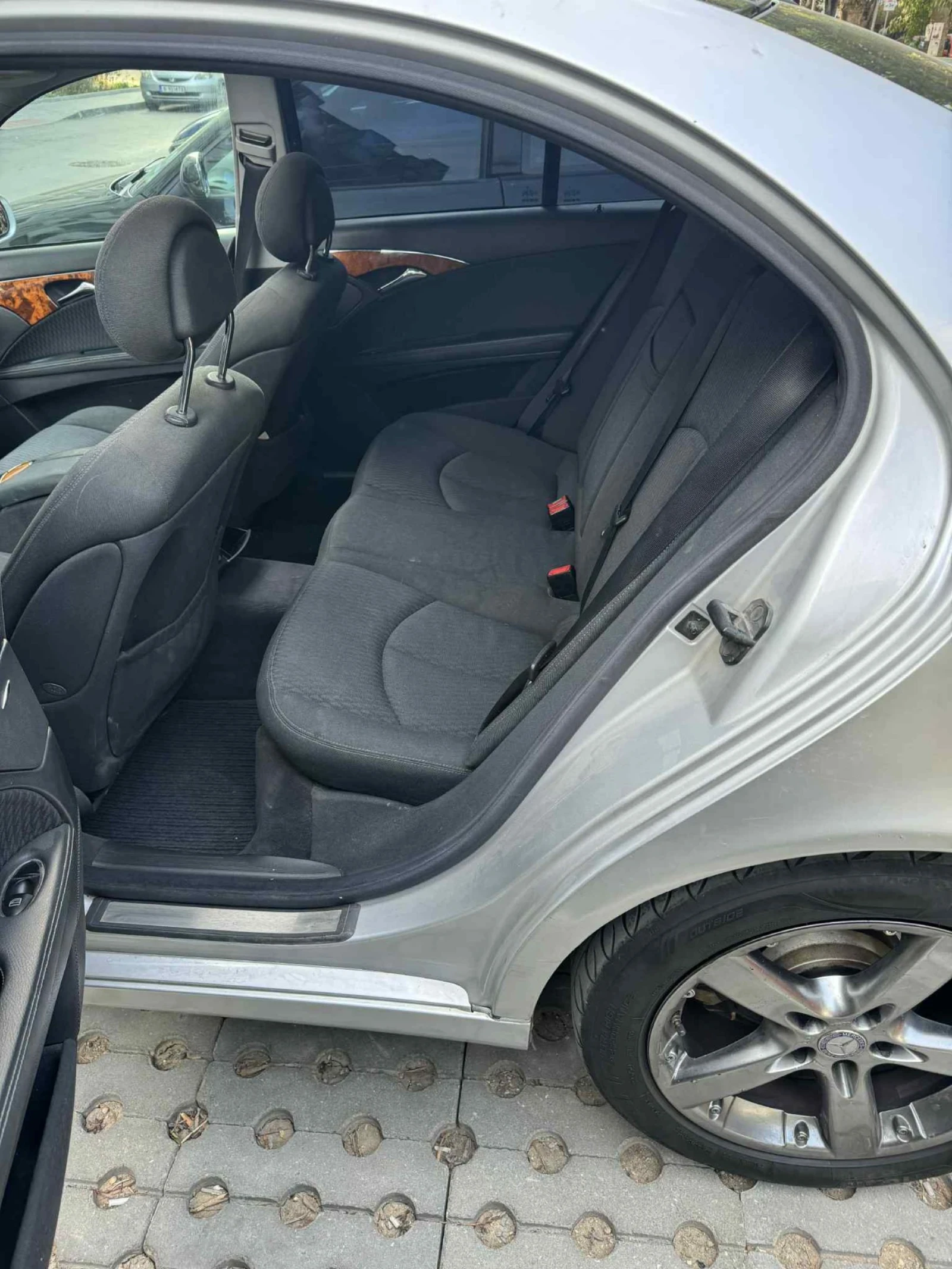 Mercedes-Benz E 270  - изображение 7