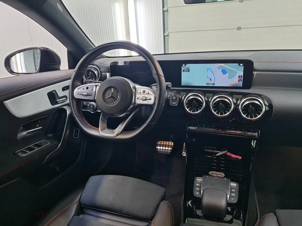 Mercedes-Benz CLA 200 2.0 - изображение 8